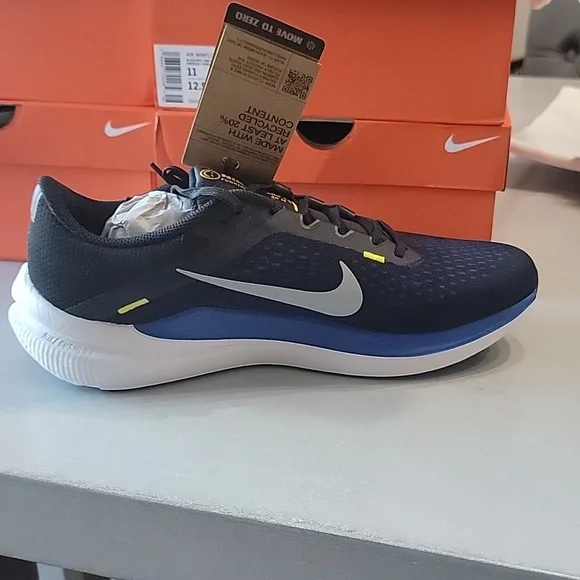 MEN'S NIKE WINFLO 10 RUNNING SHOES - Picture 3 of 7